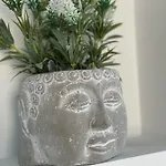Inside The Wave Ii Apartment *