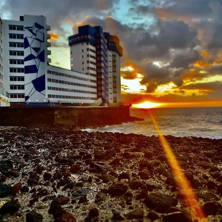 Inside The Wave Ii Apartment *